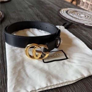 Gucci Women's Belt in Black with Gold Buckle